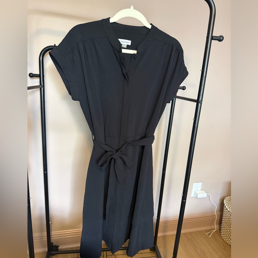 Calvin Klein Black Tie Waist V-Neck Dress Size 10 Cap Sleeve Belted Work